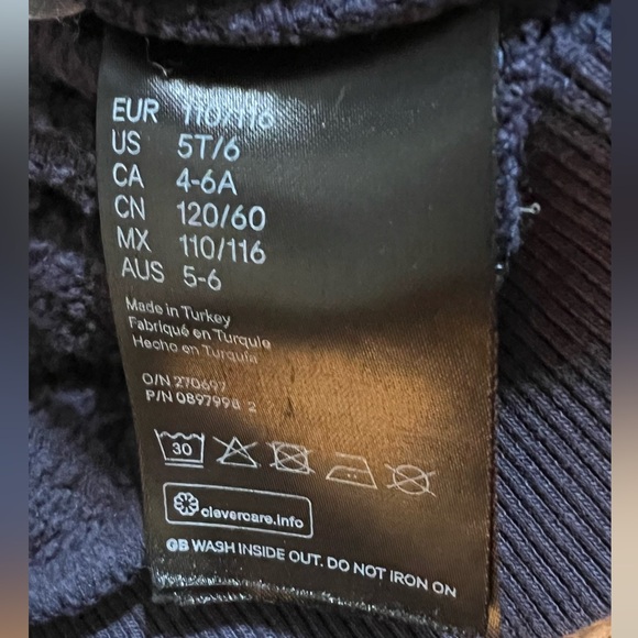 H&M Disney Frozen Elsa crewneck sweater - Picture 7 of 7